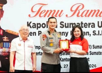 Kapolda Sumut Irjen Pol. Sonny Irawan, S.I.K., M.H silaturahmi dengan Perhimpunan Indonesia Tionghoa (INTI) yang diterima Ketua Umum INTI Pusat Dr. Indra Wahidin, Ketua PD INTI Sumut Janlie, S.E., Ak. (Foto Ist)