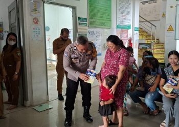 Polsek Siantar Selatan Hadiri Pemberian Bantuan Pangan Untuk Balita Stunting di UPTD Puskesmas Aek Nauli