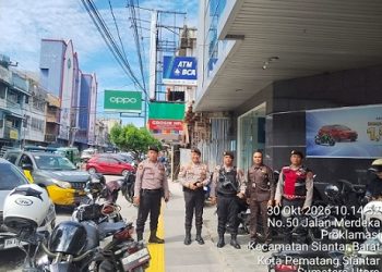 KBO IPTU Pitra Jaya SH, Kanit Pam Obvit IPDA Irwan Saragih dan Kanit Turjawali IPDA Vernando Sinaga saat patroli dialogis