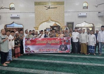 Wakapolres Simalungun KOMPOL Imam Alriyuddin, S.H., M.H sholat subuh di Masjid Asy Syuhada