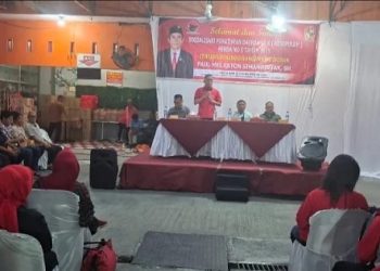 Anggota DPRD Kota Medan, Paul Mei Anton Simanjuntak yang juga Ketua Komisi 4 DPRD Medan saat pelaksanaan Perda Kota Medan Nomor 5 Tahun 2015 tentang Penanggulangan Kemiskinan. (Foto Ist)