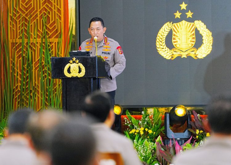 Kapolri Jenderal Listyo Sigit Prabowo membuka Rapat Kerja Teknis (Rakernis) gabungan seluruh jajaran Divisi di Gedung Rupatama, pada Rabu (30/4/25).