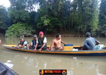 Polsek Muara Kuang bergerak cepat menindaklanjuti laporan masyarakat terkait temuan ikan mati di aliran Sungai Rambang, Desa Tambang Rambang, Kecamatan Rambang Kuang, Kabupaten Ogan Ilir.