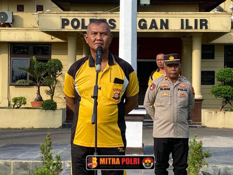 Kabag SDM Polres Ogan Ilir, Kompol Sigit Widodo, S.H., M.H., memimpin langsung pelaksanaan apel pagi dan olahraga bersama yang diikuti oleh seluruh personel Polres Ogan Ilir, Jumat (25/04/2025) pukul 07.30 WIB di halaman Mapolres.