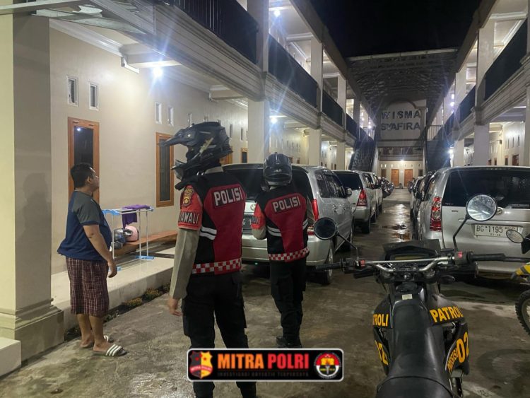 Sat Samapta Polres Ogan Ilir melaksanakan patroli hunting pada Sabtu malam, 26 April 2025. Kegiatan ini dilakukan untuk menciptakan rasa aman di kalangan masyarakat serta menanggulangi potensi gangguan kamtibmas yang dapat meresahkan.