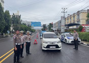 Satuan Lalu Lintas (Sat Lantas) Polresta Manado melaksanakan pengamanan jalur dalam rangka kegiatan Selebrasi Paskah Remaja GMIM Tahun 2025 yang digelar pada Sabtu (26/4/2025)