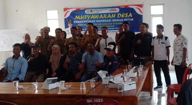 Foto bersama Para Pengurus Koperasi Merah Putih yang terpilih, Ketua Ujer Suhendar, Sekretaris Muhammad Hudnu, Bendahara Hj. Iah Zamaliah. (Foto. Dok:RH/Mitrapolri.com/28/04/2025)