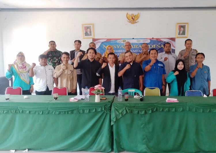 Pengurus Koperasi Merah Putih Desa Leuwikaret Terpilih Foto bersama dengan Sekcam Klapanunggal,Sekdes,Pendamping Desa, Ketua BPD. (Foto. Dok: RH/Mitrapolri.com/28/04/2025)