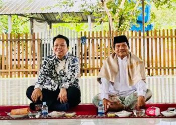 Regional CEO Bank Syariah Indonesia (BSI) Aceh, Wachjono, melakukan kunjungan silaturrahmi ke Ketua MPU Aceh, Tgk. H. Faisal Ali di Dayah Mahyal Ulum, Sibreh Aceh Besar (30/04-2025).
