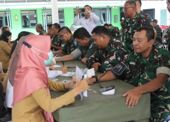 Anggota Kodim 1016/Plk mengikuti sosialisasi tentang pencegahan dan penanganan diabetes melitus. Kegiatan ini berlangsung di Aula Kodim 1016/Plk dan diikuti oleh seluruh prajurit pada Senin (28/4/2025).