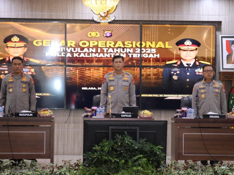 Kegiatan tersebut, dipimpin langsung Kapolda Kalteng Irjen Pol Drs. Iwan Kurniawan, didampingi Wakapolda Brigjen Pol Dr. Rakhmad Setyadi, sejumlah pejabat utama serta turut diikuti seluruh Kapolres jajaran dan personel pengemban fungsi operasional Polda Kalteng.