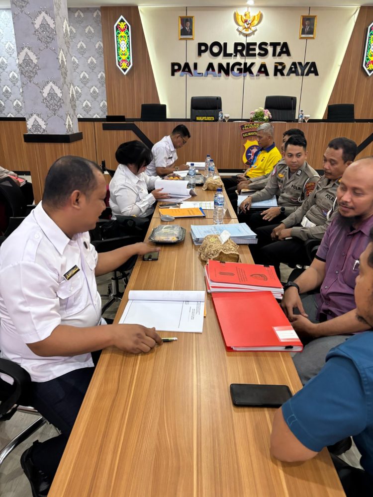 Tim Audit dari Inspektorat Pengawasan Daerah (Itwasda) Polda Kalimantan Tengah melaksanakan Audit Dengan Tujuan Tertentu (ADTT) terkait Pengelolaan Penerimaan Negara Bukan Pajak (PNBP) Tahun Anggaran 2025 di lingkungan Polresta Palangka Raya, Jumat (2/5/2025).