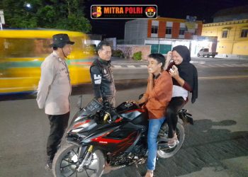 Polsek Indralaya Polres Ogan Ilir melaksanakan Kegiatan Rutin yang Ditingkatkan (KRYD) pada Sabtu malam, 3 Mei 2025. Kegiatan dimulai pukul 21.00 WIB dan berlokasi di Jalan Lintas Timur Km.36, tepat di depan Mako Polsek Indralaya.
