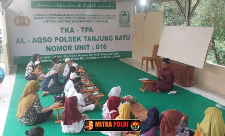 Bertempat di Mushola Presisi dan Aula Polsek Tanjung Batu, sebanyak 32 anak didik mengikuti pembelajaran awal yang difokuskan pada dasar-dasar pendidikan agama Islam.