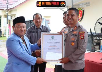Polres Ogan Ilir melalui Polsek Tanjung Batu mencatat sejarah sebagai institusi kepolisian pertama di Sumatera Selatan yang mendirikan lembaga pendidikan keagamaan Taman Kanak-Kanak Al-Qur’an (TKA), Taman Pendidikan Al-Qur’an (TPA), dan Taman Pendidikan Qur’an (TPQ) di lingkungan Mapolsek. Program ini diwujudkan melalui kerja sama strategis dengan Badan Komunikasi Pemuda Remaja Masjid Indonesia (BKPRMI).