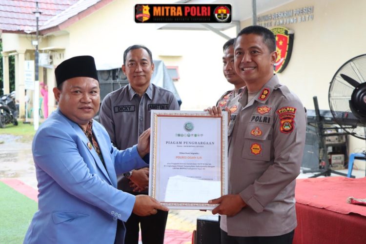 Polres Ogan Ilir melalui Polsek Tanjung Batu mencatat sejarah sebagai institusi kepolisian pertama di Sumatera Selatan yang mendirikan lembaga pendidikan keagamaan Taman Kanak-Kanak Al-Qur’an (TKA), Taman Pendidikan Al-Qur’an (TPA), dan Taman Pendidikan Qur’an (TPQ) di lingkungan Mapolsek. Program ini diwujudkan melalui kerja sama strategis dengan Badan Komunikasi Pemuda Remaja Masjid Indonesia (BKPRMI).