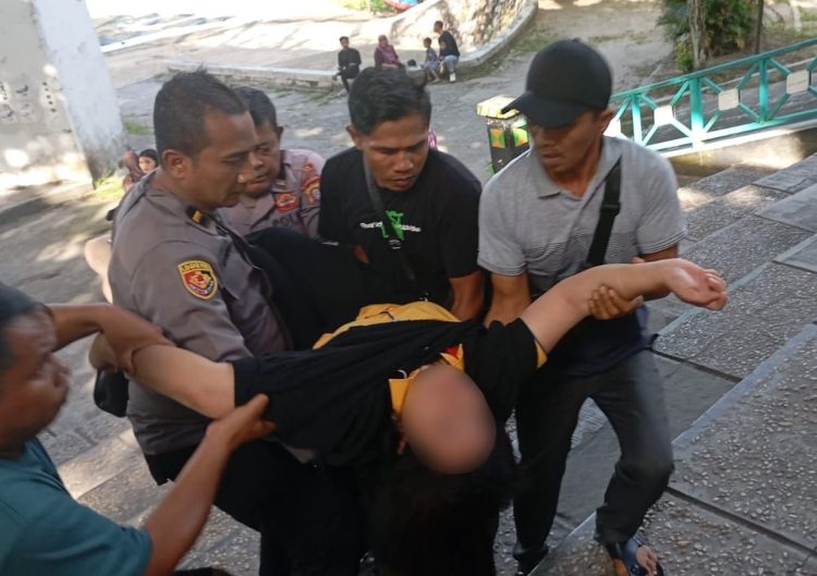 Berkat kesigapan Piket SPKT Polresta Palangka Raya dalam menanggapi laporan tersebut, nyawa wanita itu pun berhasil diselamatkan dan kini sedang menjalani perawat medis di Rumah Sakit Bhayangkara, Jalan Ahmad Yani, Kota Palangka Raya, Kalimantan Tengah.