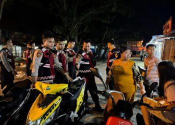 Satuan Samapta Bhayangkara (Sat Sabhara) Polres OKI menggelar patroli, sekira pukul 22.00 Wib. Sabtu (10/5/2025) Malam.