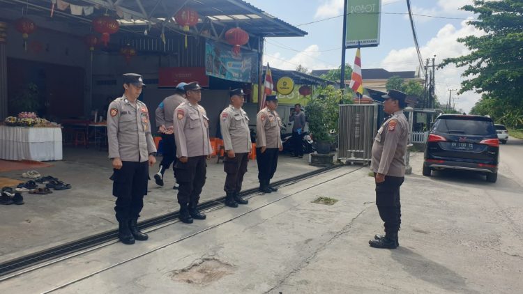 Polresta Palangka Raya melaksanakan pengamanan pada Perayaan Tri Suci Waisak 2569 BE tahun 2025 yang berlangsung di Vihara Cetya Kiat Shin, Jalan Damang Batu, Kelurahan Panarung, Kecamatan Pahandut, Kota Palangka Raya, Minggu (11/5/2025).