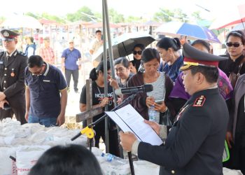 Apel Persada digelar oleh Kepolisian Resor Kota (Polresta) Palangka Raya, Polda Kalteng untuk mengiringi pemakaman kedinasan Kabag SDM Polres Seruyan, Almarhum AKP Maranata Sibagariang, Selasa (13/5/2025) siang.
