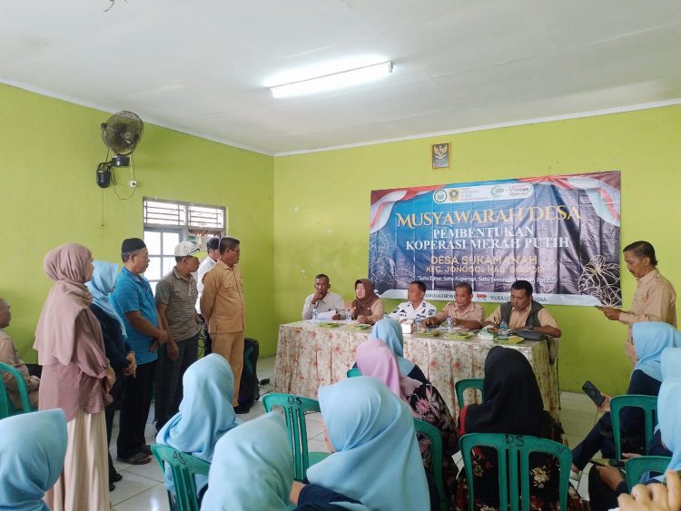Dalam Pembentukan Koperasi Desa Merah Putih Desa Sukamanah,Dilakukan Pemilihan Pengurus Koperasi. (Foto. Dok: RH/Mitrapolri.com)