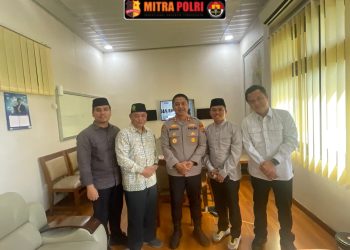Kapolres Ogan Ilir AKBP Bagus Suryo Wibowo, S.I.K., menggelar kegiatan pertemuan dan silaturahmi bersama Forum Pondok Pesantren Kabupaten Ogan Ilir. Kegiatan ini berlangsung pada Kamis pagi, 15 Mei 2025 pukul 09.00 WIB, bertempat di ruang kerja Kapolres Ogan Ilir.