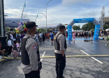 Jajaran Polresta Palangka Raya melaksanakan pengamanan dalam kegiatan Fun Walk yang digelar oleh Bank Kalteng, bertempat di kawasan Bundaran Besar, Kota Palangka Raya, Sabtu (17/5/2025).