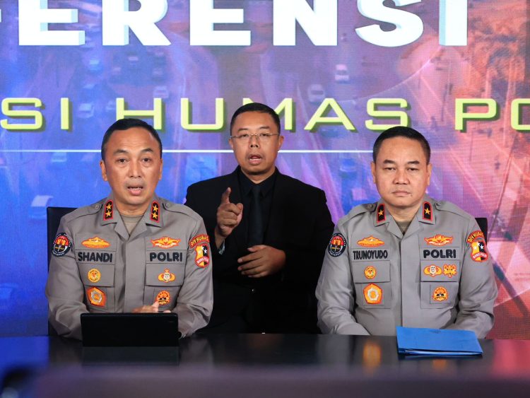 Konferensi Pers Divisi Humas Polri
