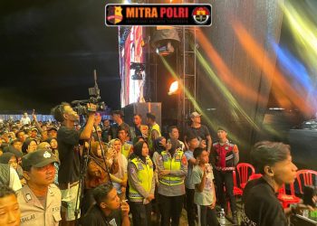 Polres Ogan Ilir bersama unsur pengamanan terpadu berhasil mengamankan jalannya konser musik yang menghadirkan grup band papan atas Tipe-X dan penyanyi dangdut Dike Sabrina, Sabtu malam (17/5/2025), di Kawasan Perkantoran Terpadu (KPT) Tanjung Senai, Kabupaten Ogan Ilir.