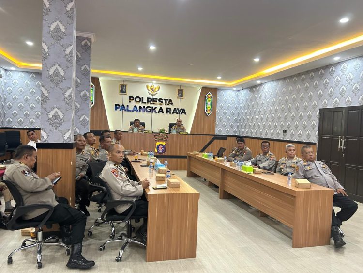 Kepolisian Resor Kota (Polresta) Palangka Raya, Polda Kalteng menghadiri video conference (vicon) yang digelar oleh Posko Presisi Mabes Polri dalam rangka analisa dan evaluasi (anev) Program Beyond Trust Presisi, Senin (19/5/2025) siang.