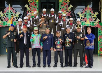 Kepala Staf Kodim 1016/Palangka Raya Letkol Arm Khazanatul Israr, S.Pd., MM.menghadiri upacara peringatan hari jadi ke-68 Provinsi Kalimantan Tengah, Jumat (23/5/2025).