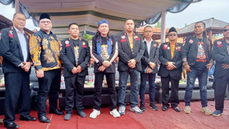 Lembaga Swadaya Masyarakat (LSM) Harapan Rakyat Indonesia Maju (Harimau) Jumat (23/05/2025) memperingati ultah yang ke 1 di Joglo Apung kali kidang Klampok Banjarnegara.
