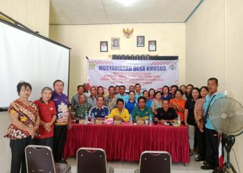 Anggota Koramil 1016-03/Sepang Kodim 1016/Palangka Raya Serka Arif Kurniawan hadiri Musyawarah Desa (Musdes) dalam rangka pembentukan pengurus Koperasi Merah Putih di Desa Tewai Baru, Kecamatan Rungan, berlangsung khidmat bertempat di Aula Kantor Desa Tewai Baru Kecamaatan Sepang, Kabupaten Gunung Mas.