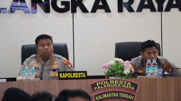 Kapolresta Palangka Raya, Kombes Pol. Dedy Supriadi, S.I.K., M.H., mengikuti kegiatan Analisa dan Evaluasi (Anev) secara virtual yang dipimpin langsung oleh Kapolda Kalteng, Senin (26/5/2025).