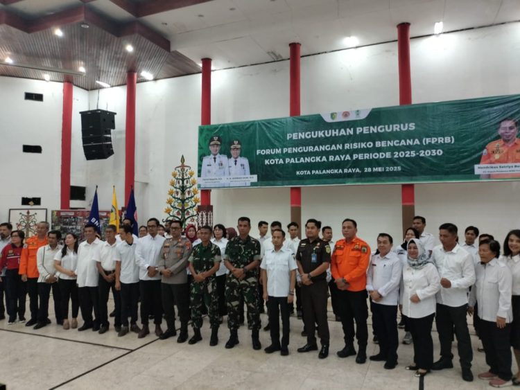 Polresta Palangka Raya menghadiri kegiatan Pengukuhan Forum Pengurangan Risiko Bencana (FPRB) dan Workshop Penanggulangan Bencana yang digelar di Kantor BPBD Kota Palangka Raya, Jalan Cilik Riwut Km 5,5, Rabu (28/5/2025).