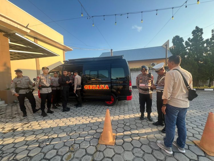 jajaran Polresta Palangka Raya bersama Tim Jibom Gegana Brimob Polda Kalteng melaksanakan sterilisasi di Gereja YHS Church yang berlokasi di Jalan RTA Milono Km. 3,5, Kota Palangka Raya, Kamis (29/5/2025).