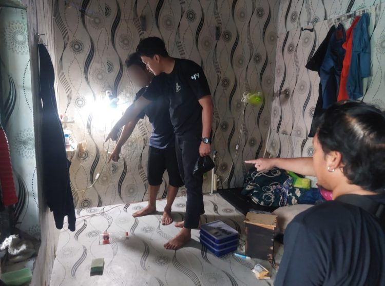 Polresta Palangka Raya pun mengerahkan Satuan Reserse Narkoba (Satresnarkoba) kesatuannya untuk mengamankan tersangka di Rutan Kelas IIA Palangka Raya, Jalan Tjilik Riwut Km. 2,5, Kota Palangka Raya, Kalimantan Tengah, kamis (1/5/2025)