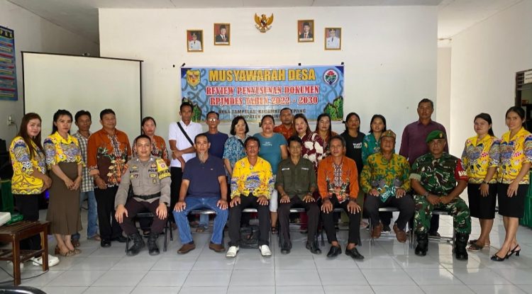 Serma Siswanto Babinsa Koramil 1016-03/Sepang Kodim 1016/Palangka Raya ikut hadir dalam Menghadiri Undangan Musyawarah Desa Pelaksanaan Review Penyusunan Dokumen RPJMDes Tahun Anggaran 2025 yang dilaksanakan di Kantor Balai Pelatihan Kerja Masyarakat Desa Tampelas, Jln. Lintas Palangka Raya-Kuala Kurun No. 89 Kode Pos 74671 Kec. Sepang, Kab.Gunung Mas Jum'at (9/5/2025).