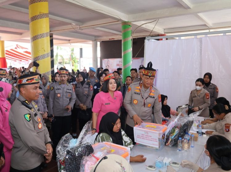 Pelayanan kesehatan yang bertajuk 'Gebyar Posyandu Presisi' tersebut, diinisiasi oleh Kapolda Irjen Pol Iwan Kurniawan, dengan berkolaborasi bersama Forkopimda dan instansi terkait, bertempat di Huma Betang, Jl. RTA. Milono Km.5, Kota Palangka Raya, Kamis (22/5/2025) siang.