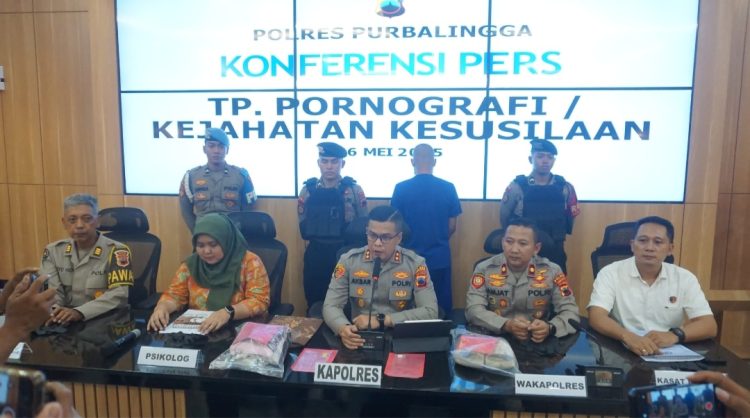 Kapolres Purbalingga AKBP Achmad Akbar saat memimpin konferensi pers
