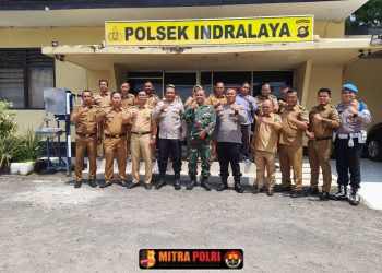 Polsek Indralaya menggelar rapat koordinasi penanggulangan Karhutla pada Selasa (6/5/2025) pagi. Kegiatan berlangsung di Aula Polsek Indralaya dan dimulai pukul 09.00 WIB.