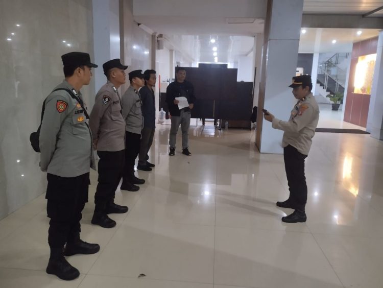 Pengamanan yang dilaksanakan oleh Polresta Palangka Raya, di Aula Lantai 1 Kantor Gubernur Kalteng, Jalan RTA Milono, Kelurahan Menteng, Kecamatan Jekan Raya.