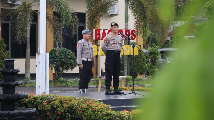 Polresta Palangka Raya kembali melaksanakan apel pagi rutin yang diikuti oleh seluruh personel di lapangan apel Mapolresta, Selasa (3/6/2025).