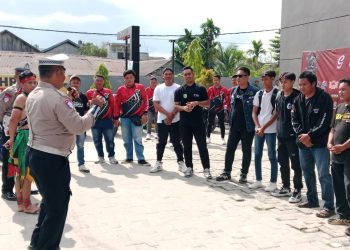 Satuan Lalu Lintas Polresta Palangka Raya menggelar kegiatan edukasi safety riding di halaman McDonald's Jl. Yos Sudarso, Minggu (8/6/2025).