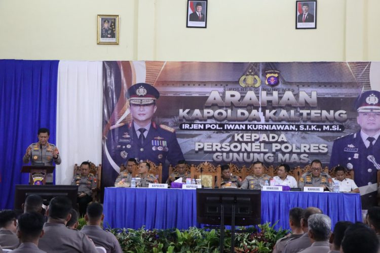 Kapolda Kalimantan Tengah, Irjen Pol Iwan Kurniawan, S.I.K., M.Si., beserta jajaran Pejabat Utama (PJU) Polda Kalteng, melaksanakan kunjungan kerja ke Markas Komando (Mako) Polres Gunung Mas, Rabu (11/6/2025) siang.