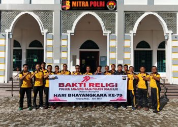 Polsek Tanjung Batu, Polres Ogan Ilir melaksanakan kegiatan Bakti Religi dengan semangat POLRI PRESISI (Prediktif, Responsibilitas, Transparansi Berkeadilan). Kegiatan ini difokuskan pada pembersihan dan pengecatan rumah ibadah, salah satunya Masjid Walimah yang berlokasi di Jalan Merdeka, Kelurahan Tanjung Batu Timur, Kecamatan Tanjung Batu.