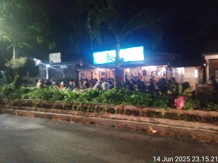 Aktivitas tempat hiburan malam (THM) yang beroperasi hingga dini hari di Jalan Vihara Pematang Siantar