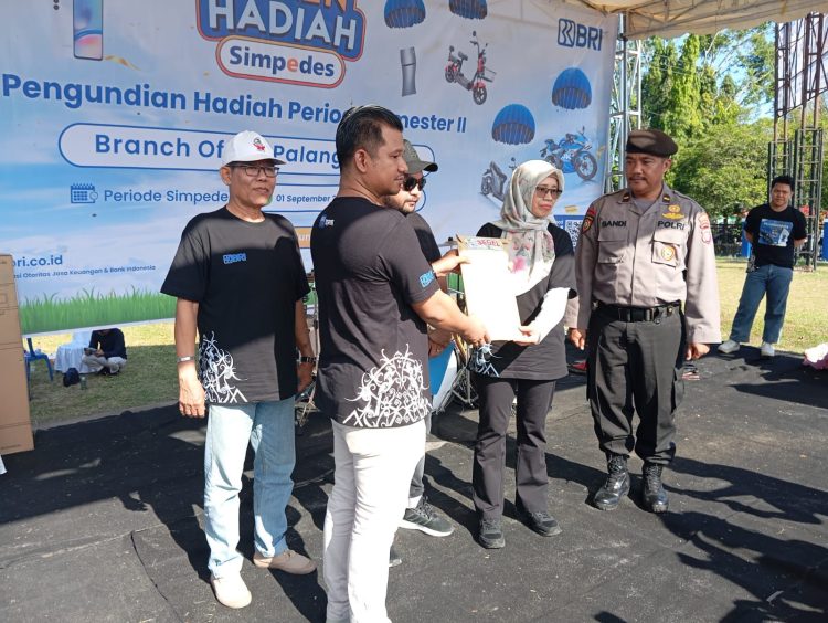Polresta Palangka Raya melalui Satuan Pengamanan Objek Vital (Pamobvit) melaksanakan pengamanan sekaligus menjadi saksi dalam acara Undian Panen Hadiah Simpedes Semester II Tahun 2025.