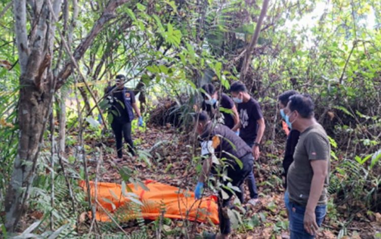 Warga Muara Baru, Kecamatan Kayuagung, Kabupaten Ogan Komering Ilir (OKI) digemparkan dengan penemuan mayat perempuan tanpa identitas pada Ahad (15/6/2025) sekitar pukul 13.00 WIB.
