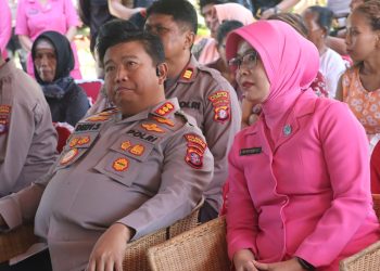 Baksos tersebut dibuka secara langsung oleh Kapolresta, Kombes Pol. Dedy Supriadi, S.I.K., M.H. dan dihadiri oleh Wakapolresta, para Pejabat Utama (PJU) beserta Ketua Bhayangkari Cabang Kota, Ny. Ayi Dedy Supriadi dan para pengurus.
